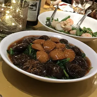 Braised Abalones w/Pork Belly