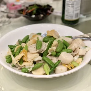 Sauted Lutos Root, Fresh Lily, Mushroom & Celery
