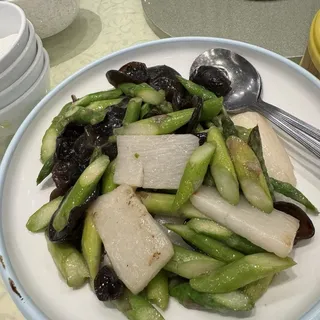 Sauteed Asparagus, Mountain Yam & Black Fugus