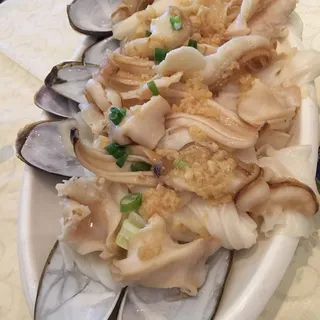 Sizzling Clam Noodle w/Crab Roe Paste