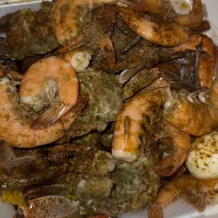 Garlic Style Blue Crabs, Shrimp &amp; egg