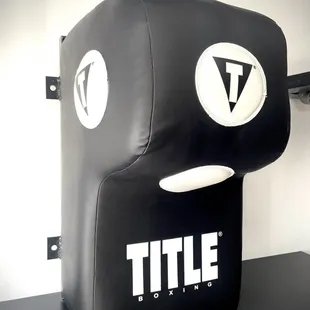 TITLE Wall Mount Uppercut &amp; Hook Bag