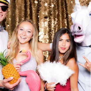 HNL Photobooth Company is Hawaii's leading modern and professional photo booth/360 video experience. 
http://www.hnlphotoboothco.com