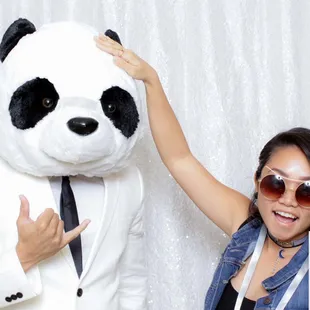 HNL Photobooth Company is Hawaii's leading modern and professional photo booth/360 video experience. 
http://www.hnlphotoboothco.com