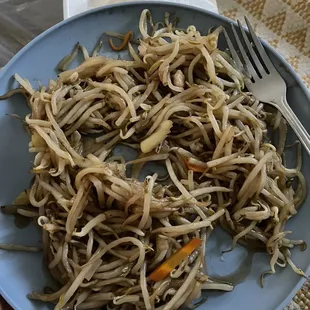 Look at how much bean sprouts, I&apos;m so pissed!