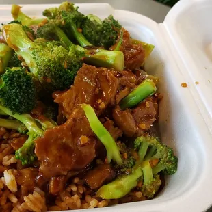 Mock duck broccoli ($10). Pretty good for an office-worker lunch.