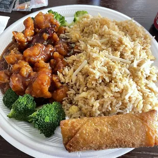 General Tso&apos;s Chicken Lunch Combo