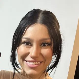 Alexa V.