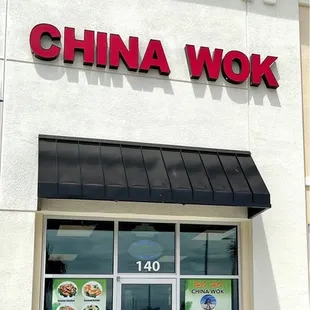 What's for lunch today while working at home? Love that this spot is just 3 minutes away from home. Primo location!