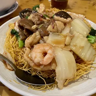 Crispy Combination Chow Mein