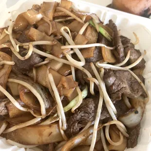 Beef chow fun