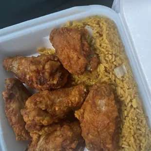 Cheap with the rice, 3 wings no flavors, taste like you eating dough.