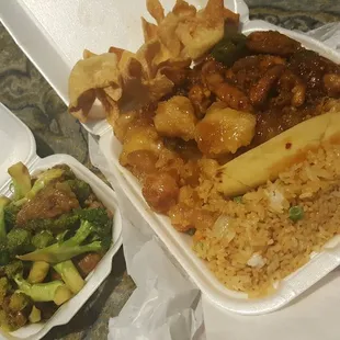Sesame chicken, jalapeno chicken, beef and broccoli, an egg roll, 6 wontons, and bottle or coke all for less than $10
