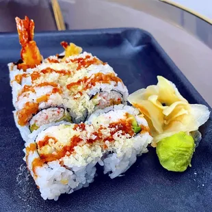 Shrimp Crunch Roll  IG: @fooddeclassified