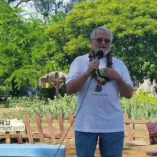 Fr. Gigi graciously addressing his supporters