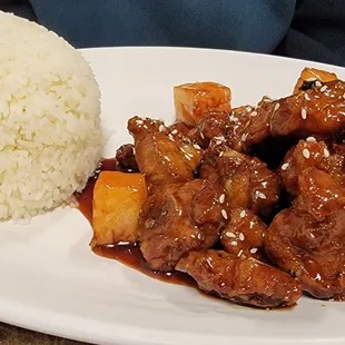 My son ordered short ribs and this is how it&apos;s served