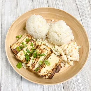 Seared Tofu plate with macaroni salad