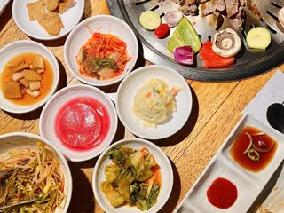 8oz Korean Steakhouse and Bar