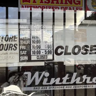 Hobbietat is closed n Mondays.