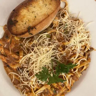 Danny's Chicken Pasta with Garlic bread