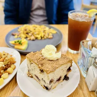 Blueberry coffee cake