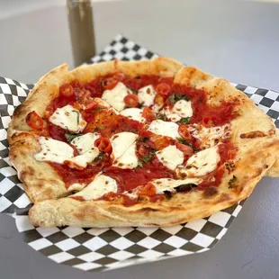 Full order margherita pizza