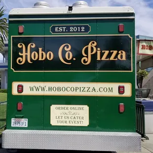 a green food truck