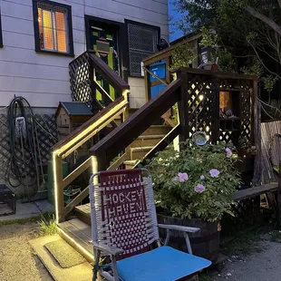 Adorable back patio area