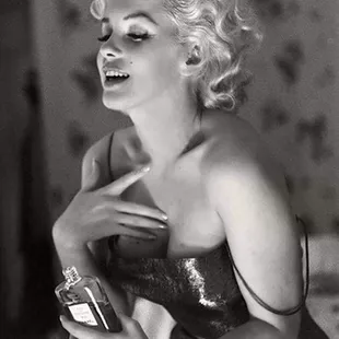 Marilyn Monroe came in the bar in the 50&apos;s