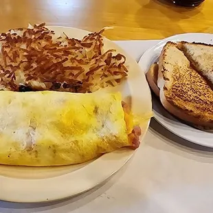 Ham, cheese omelet with hashbrown &amp; toast...