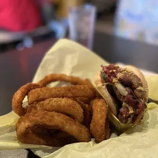 Guido Burger with Onion Rings