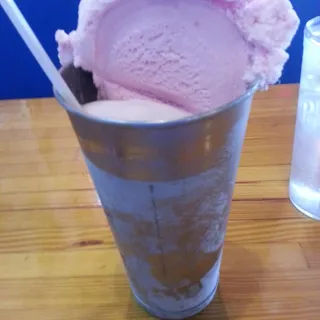 STRAWBERRY MALT