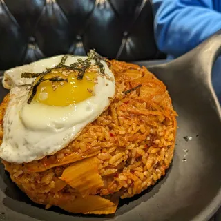 Kimchi Bokkeumbap (Kimchi Fried Rice)