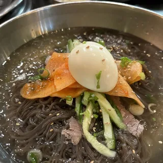 Mul Naengmyun (Cold Buckwheat Noodle)