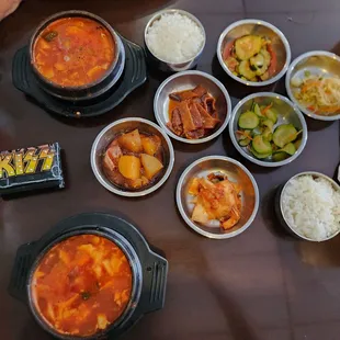 a variety of dishes of food