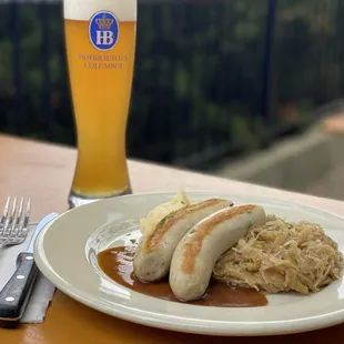 Bratwurst and Hefe Weizen