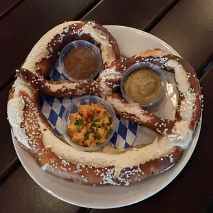 Jumbo Pretzel!