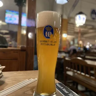 Hefe Weizen (5.4 % Alc. by Volume)