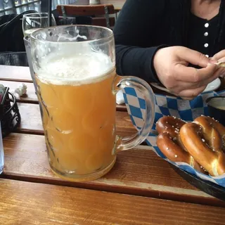 Hofbräuhaus Pretzels & Bier Cheese