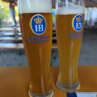 August "Sommer Weizen" (5.6 % Alc. by Volume)