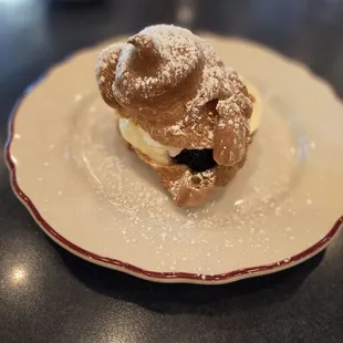 Blackberry cream puff
