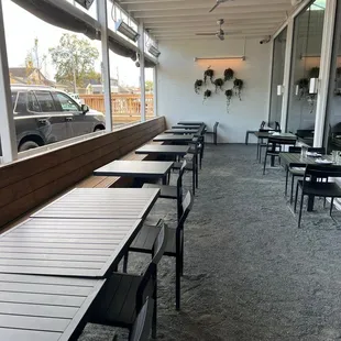 Patio/outdoor seating