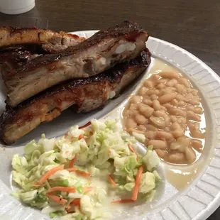 Rib plate with white beans and coleslaw!
