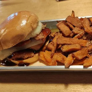 Hawaiian bird sandwich with sweet potato fries