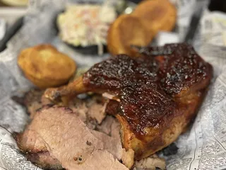 Smokin' Dave's BBQ & Brew