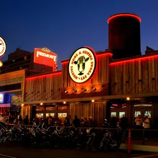 Hogs & Heifers Saloon