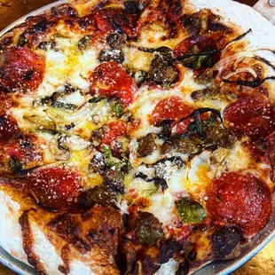 Supreme pizza (4 cut)