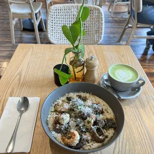 Grits and shrooms (add shrimp)