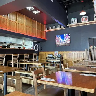 Lots of seating, bigger and brighter than their Bandera location