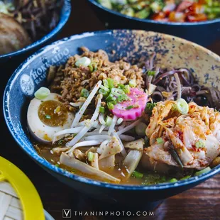 ramen and noodles, food